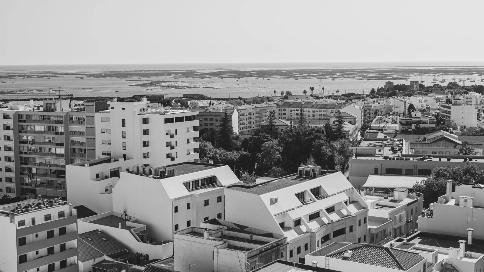Casa modular chave-na-mão em Faro — Ecoimport Wood